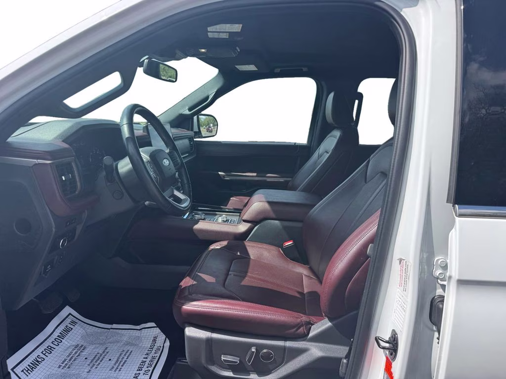2024 Oxford White Ford Expedition Limited 4X4 SUV