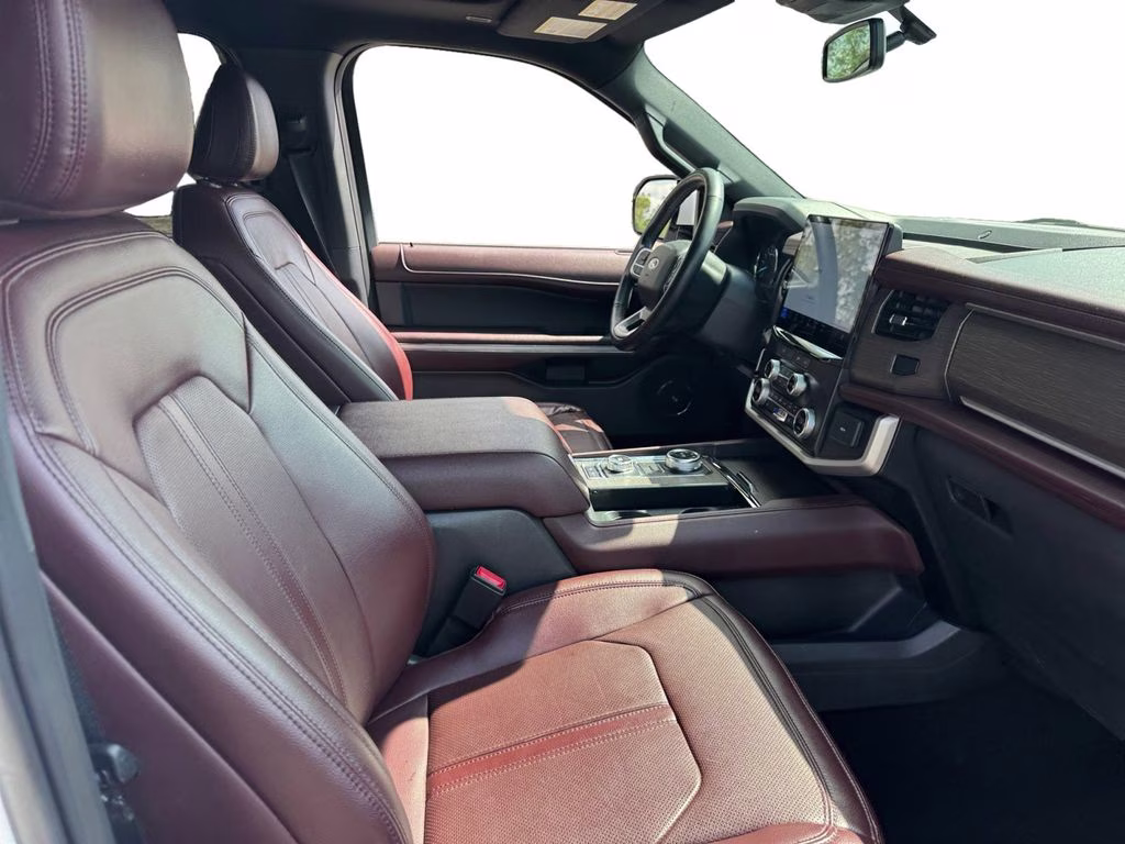 2024 Oxford White Ford Expedition Limited 4X4 SUV
