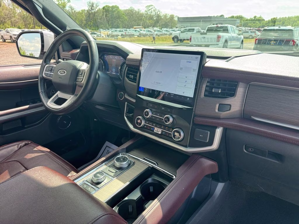 2024 Oxford White Ford Expedition Limited 4X4 SUV