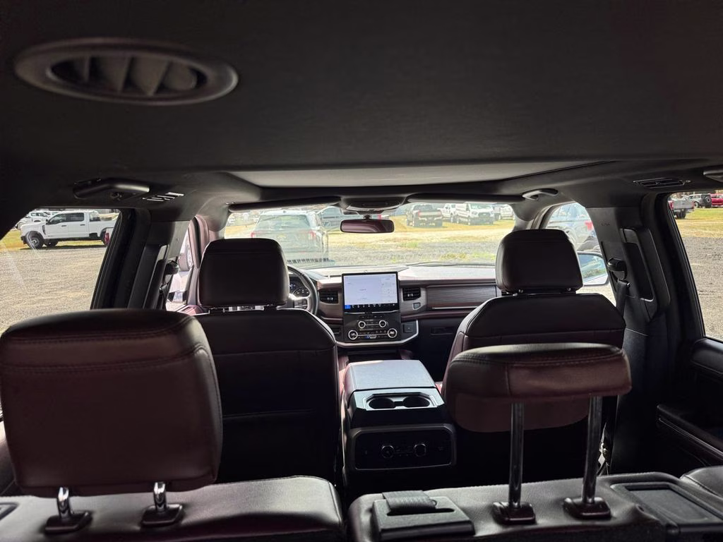 2024 Oxford White Ford Expedition Limited 4X4 SUV