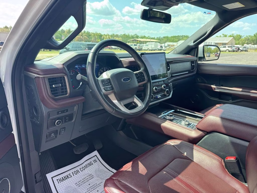 2024 Oxford White Ford Expedition Limited 4X4 SUV