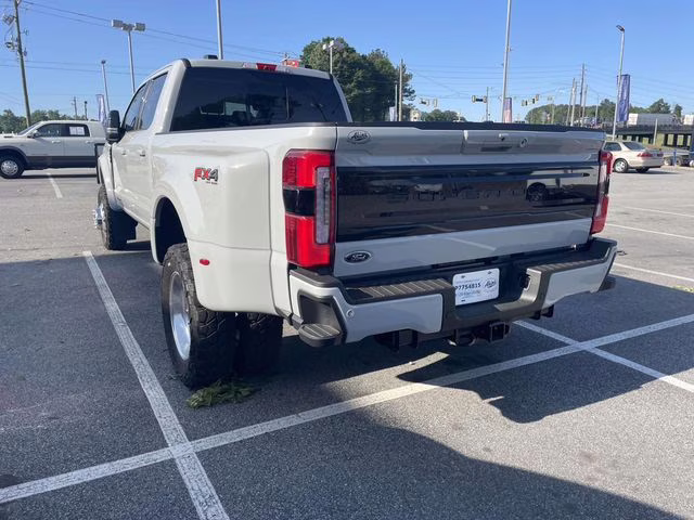 2025 Avalanche Ford Super Duty F-450 DRW Platinum 4X4 Truck
