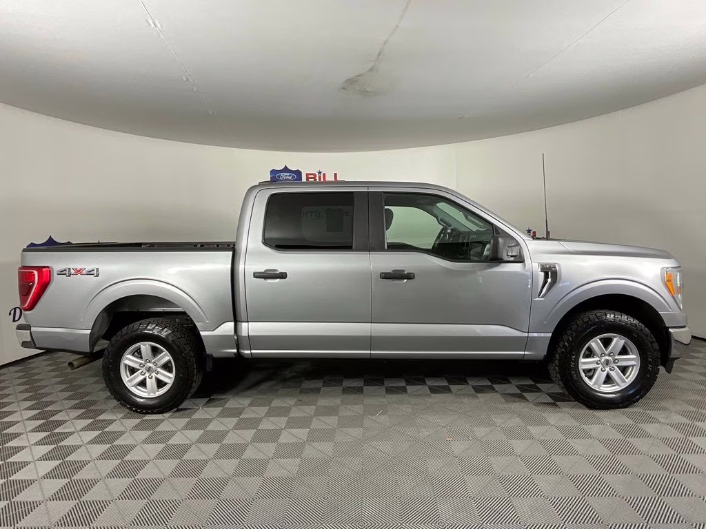 2022 Iconic Silver Metallic Ford F-150 XLT 5.0 V8 4X4 Truck