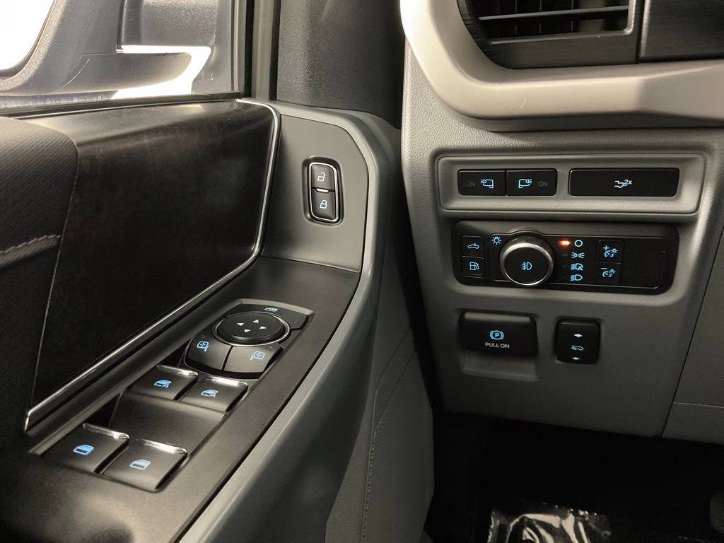 2022 Antimatter Blue Metallic Ford F-150 XLT 4X4 Truck