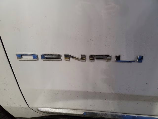 2021 White Frost Tricoat GMC Yukon Denali 4X4 SUV