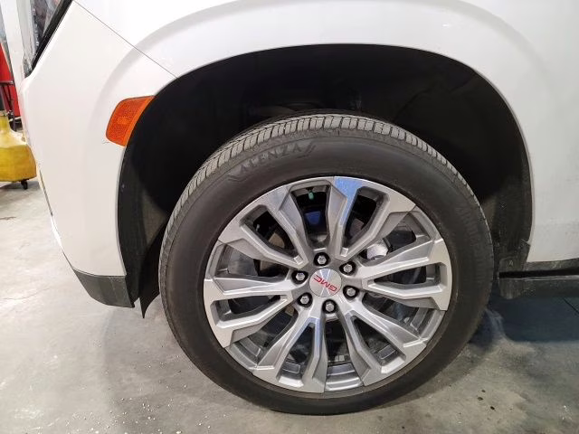 2021 White Frost Tricoat GMC Yukon Denali 4X4 SUV