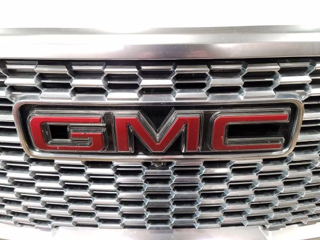 2021 White Frost Tricoat GMC Yukon Denali 4X4 SUV