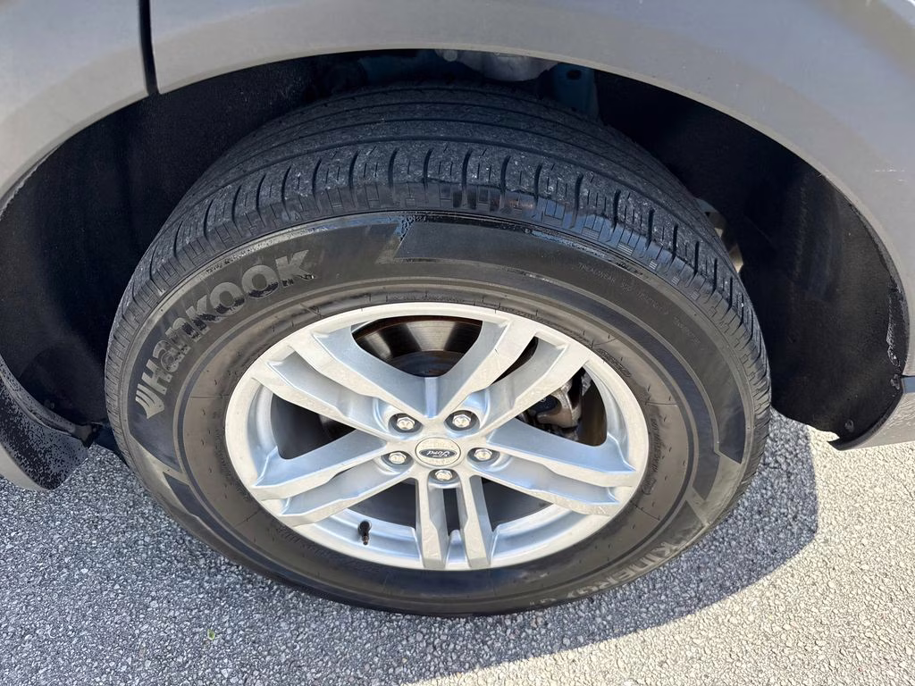 2022 Atlas Blue Metallic Ford Explorer XLT 4X4 SUV