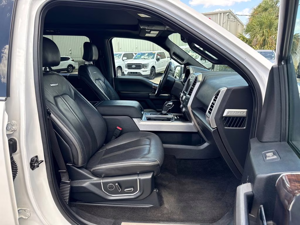 2015 White Platinum Metallic Tri-Coat Ford F-150 Platinum 4X4 Truck