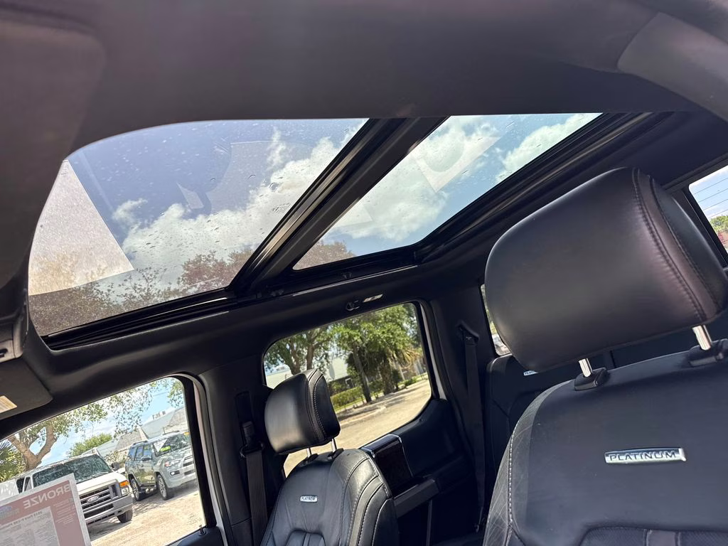 2015 White Platinum Metallic Tri-Coat Ford F-150 Platinum 4X4 Truck