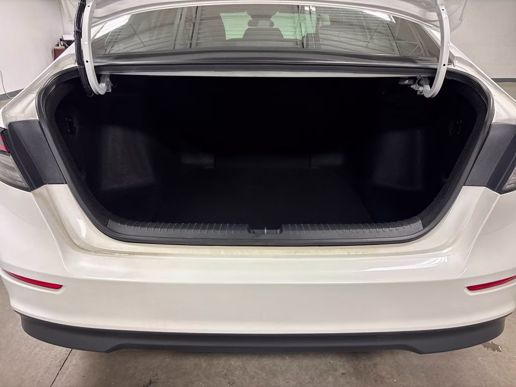 2023 Pearl White Honda Accord LX FWD Sedan