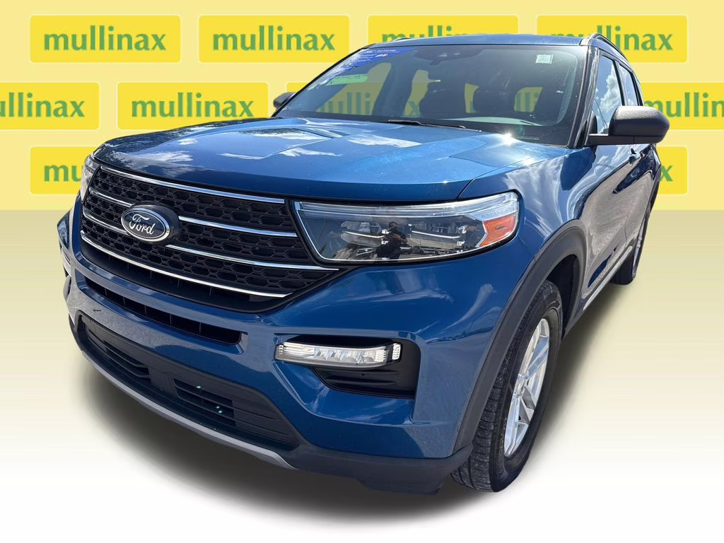 2022 Atlas Blue Metallic Ford Explorer XLT 4X4 SUV