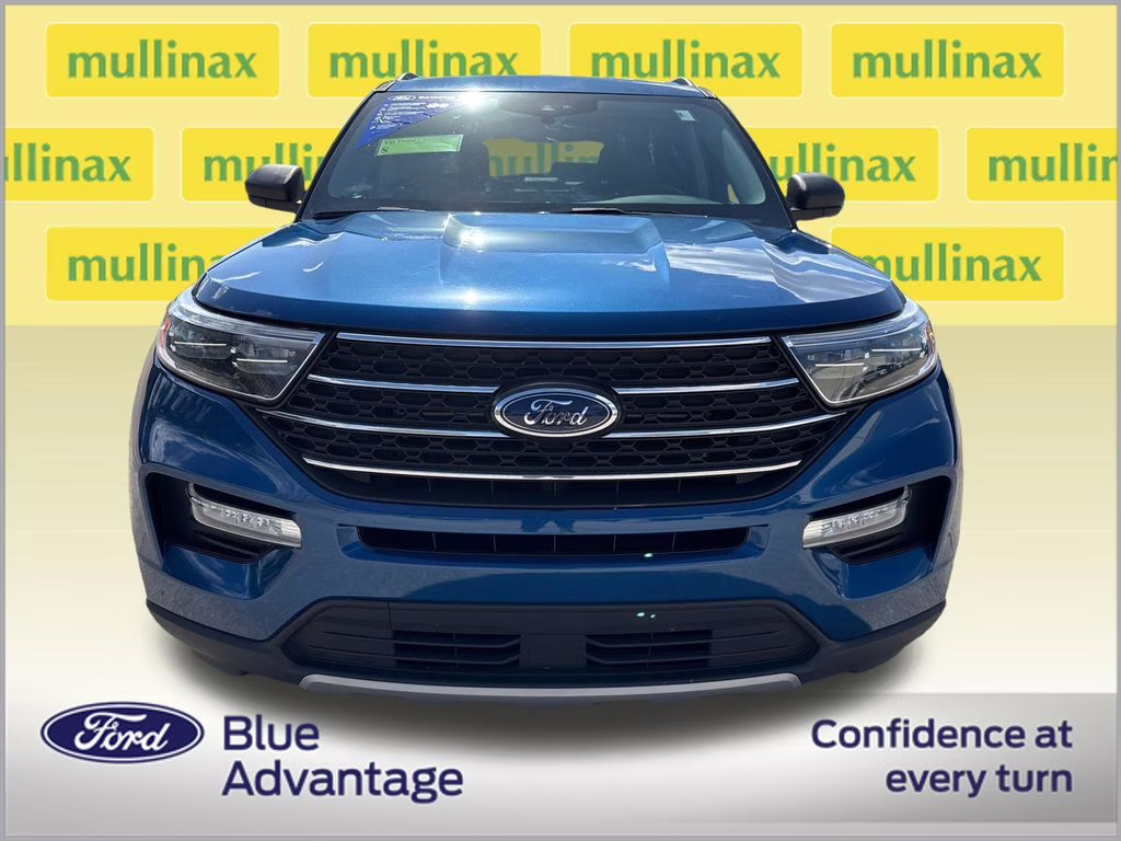 2022 Atlas Blue Metallic Ford Explorer XLT 4X4 SUV
