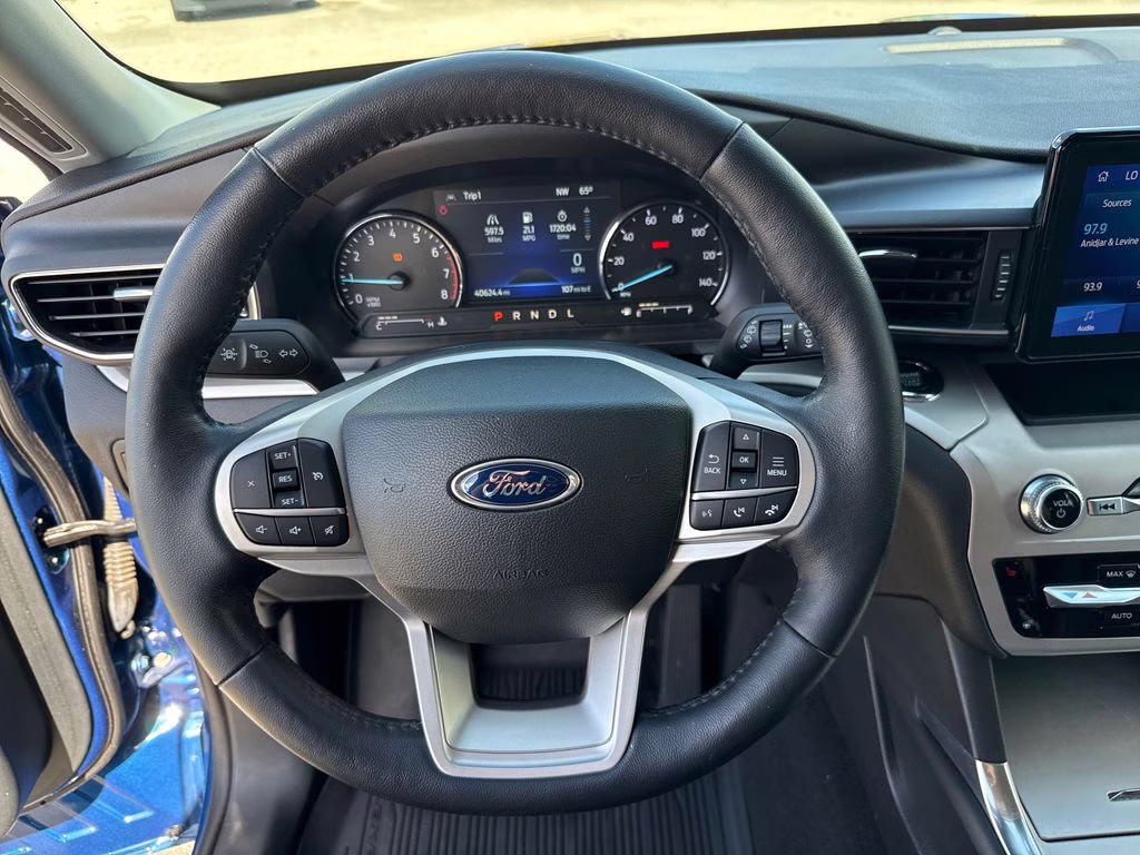 2022 Atlas Blue Metallic Ford Explorer XLT 4X4 SUV