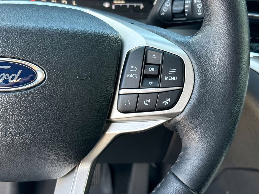 2022 Atlas Blue Metallic Ford Explorer XLT 4X4 SUV