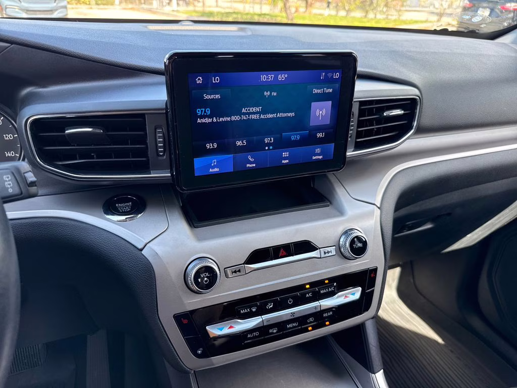 2022 Atlas Blue Metallic Ford Explorer XLT 4X4 SUV