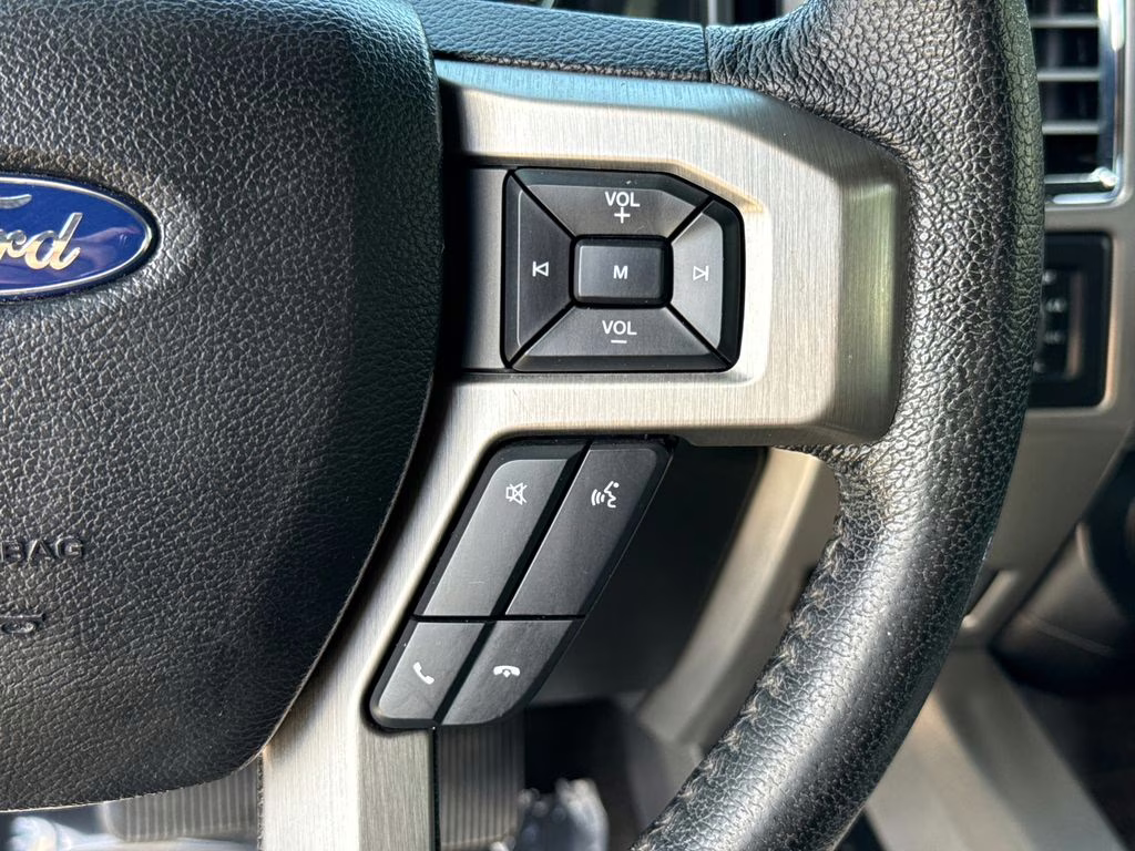 2015 White Platinum Metallic Tri-Coat Ford F-150 Platinum 4X4 Truck