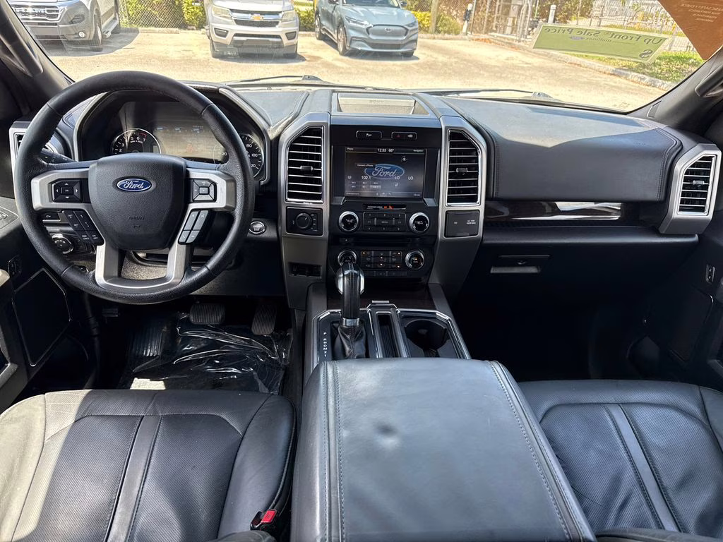 2015 White Platinum Metallic Tri-Coat Ford F-150 Platinum 4X4 Truck