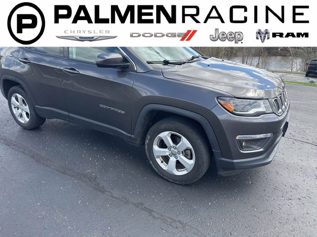 2018 Granite Crystal Metallic Clearcoat Jeep Compass Latitude 4X4 SUV