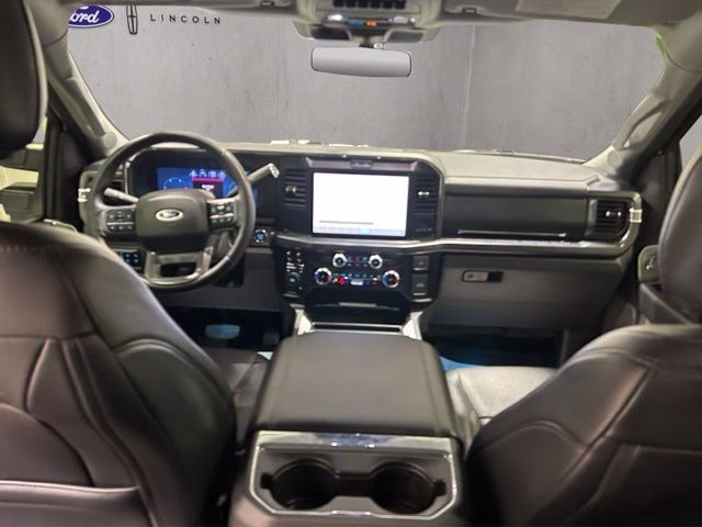 2025 Oxford White Ford Super Duty F-350 DRW Lariat 4X4 Truck