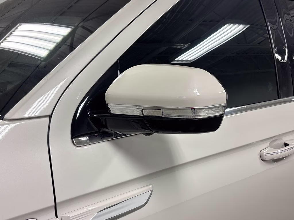 2022 Pearl Metallic Lincoln Navigator Reserve 4X4 SUV