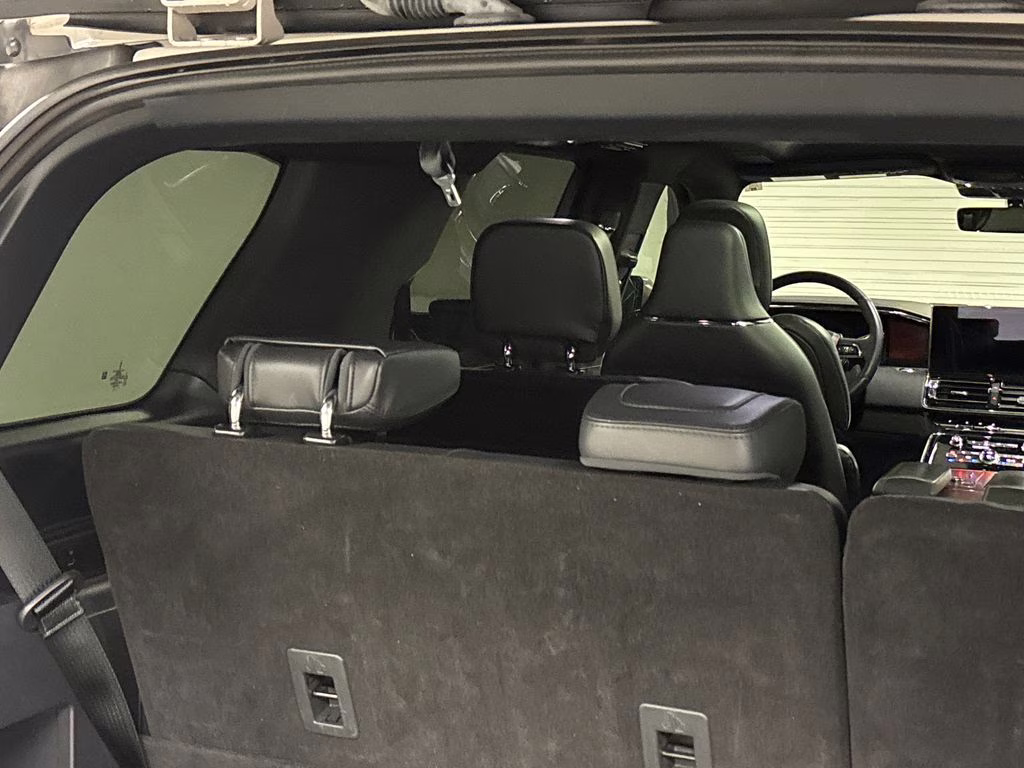 2022 Pearl Metallic Lincoln Navigator Reserve 4X4 SUV
