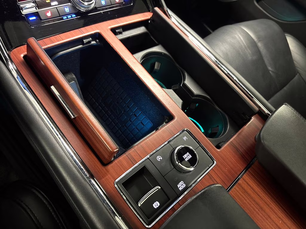 2022 Pearl Metallic Lincoln Navigator Reserve 4X4 SUV
