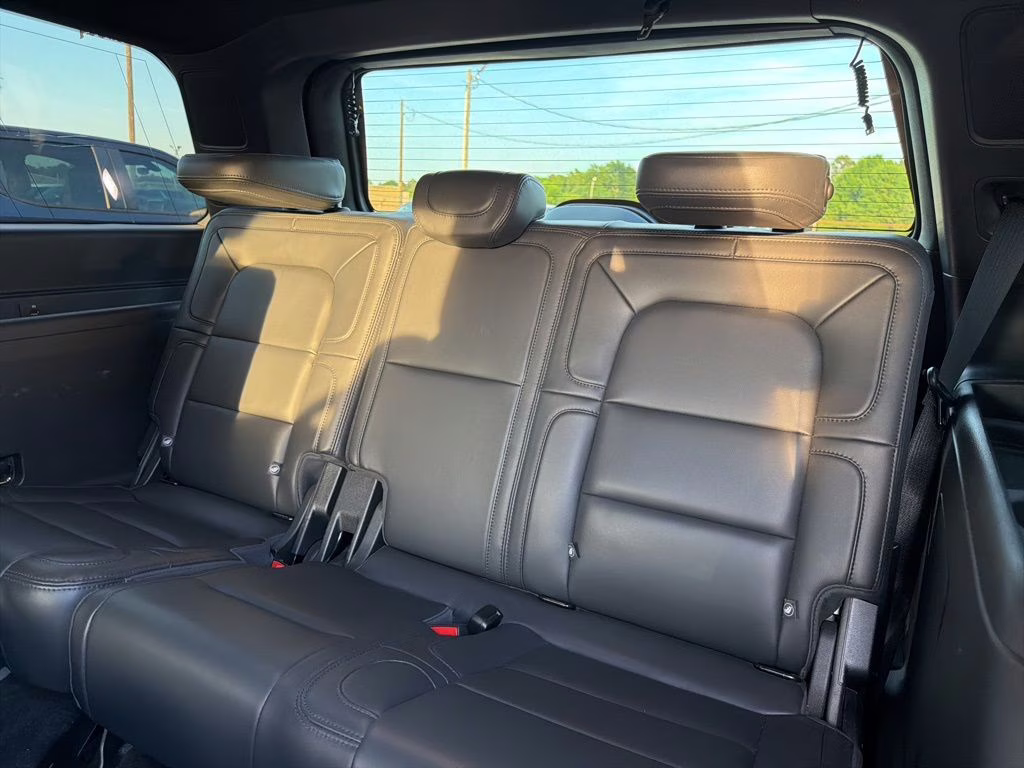 2022 Pearl Metallic Lincoln Navigator Reserve 4X4 SUV