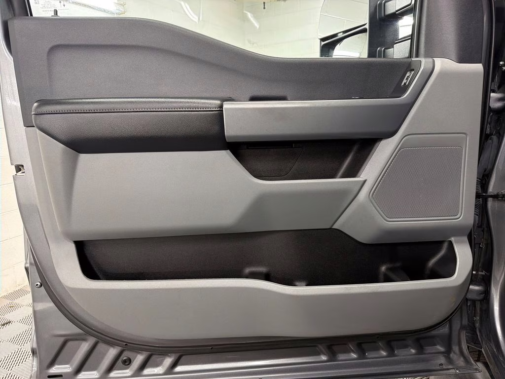 2024 Carbonized Gray Metallic Ford Super Duty F-250 SRW XLT 4X4 Truck