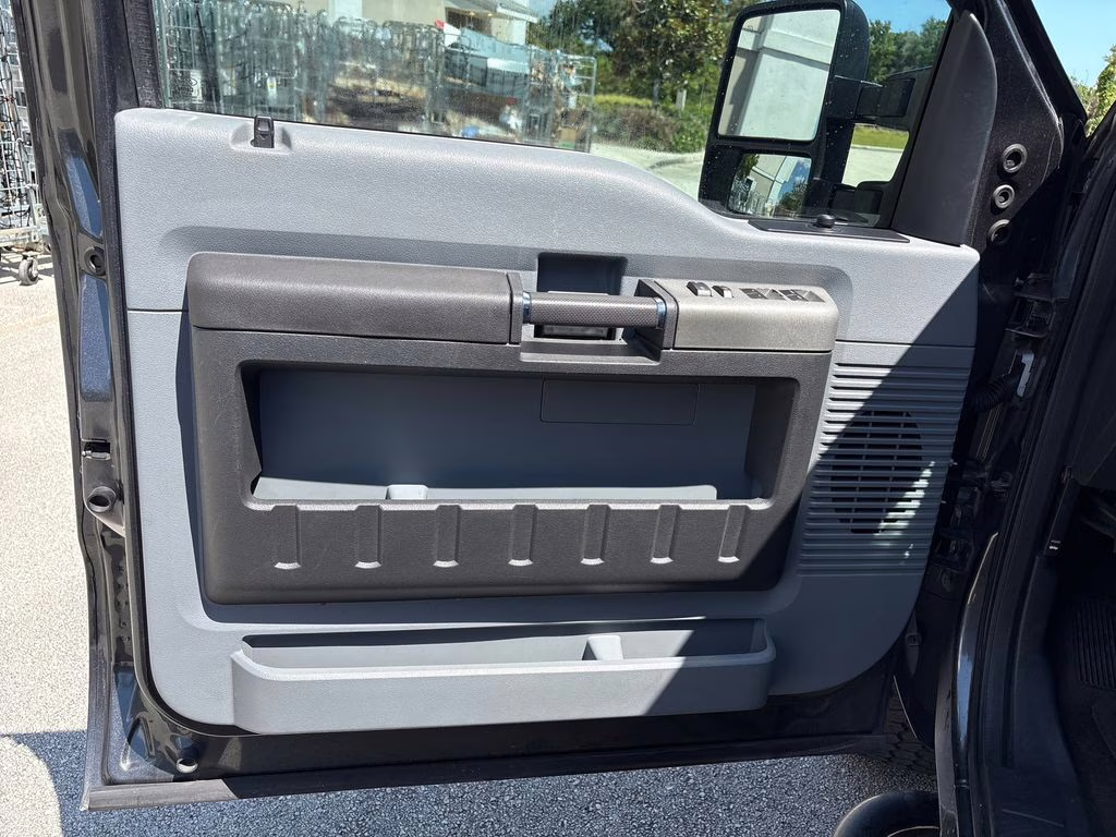 2016 Magnetic Metallic Ford Super Duty F-250 SRW XLT 4X4 Truck