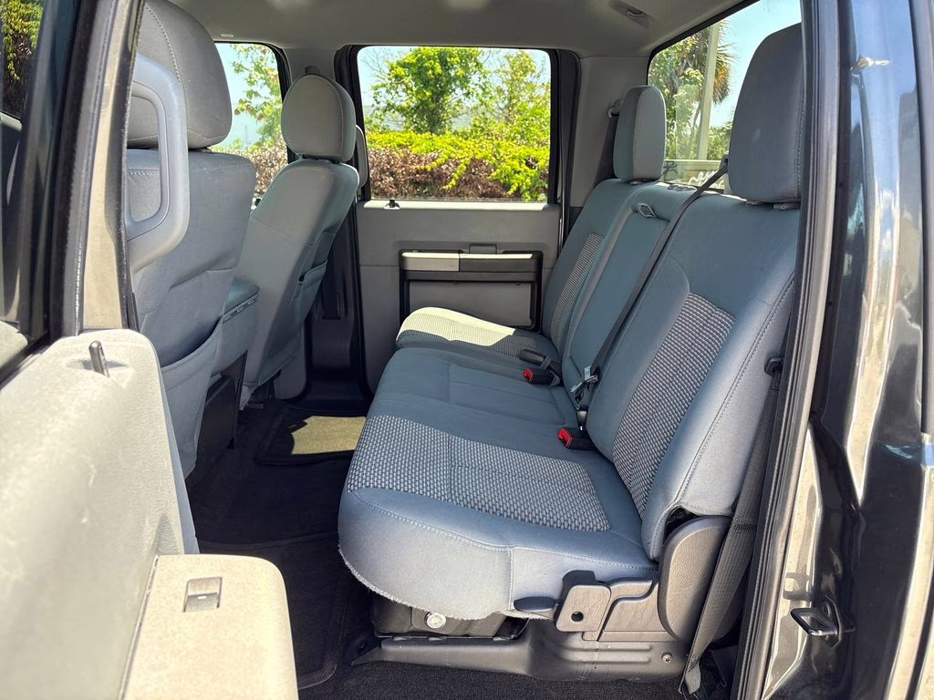 2016 Magnetic Metallic Ford Super Duty F-250 SRW XLT 4X4 Truck