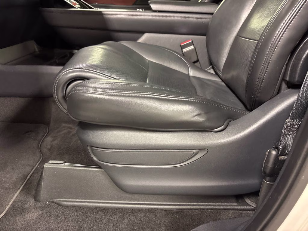 2022 Pearl Metallic Lincoln Navigator Reserve 4X4 SUV