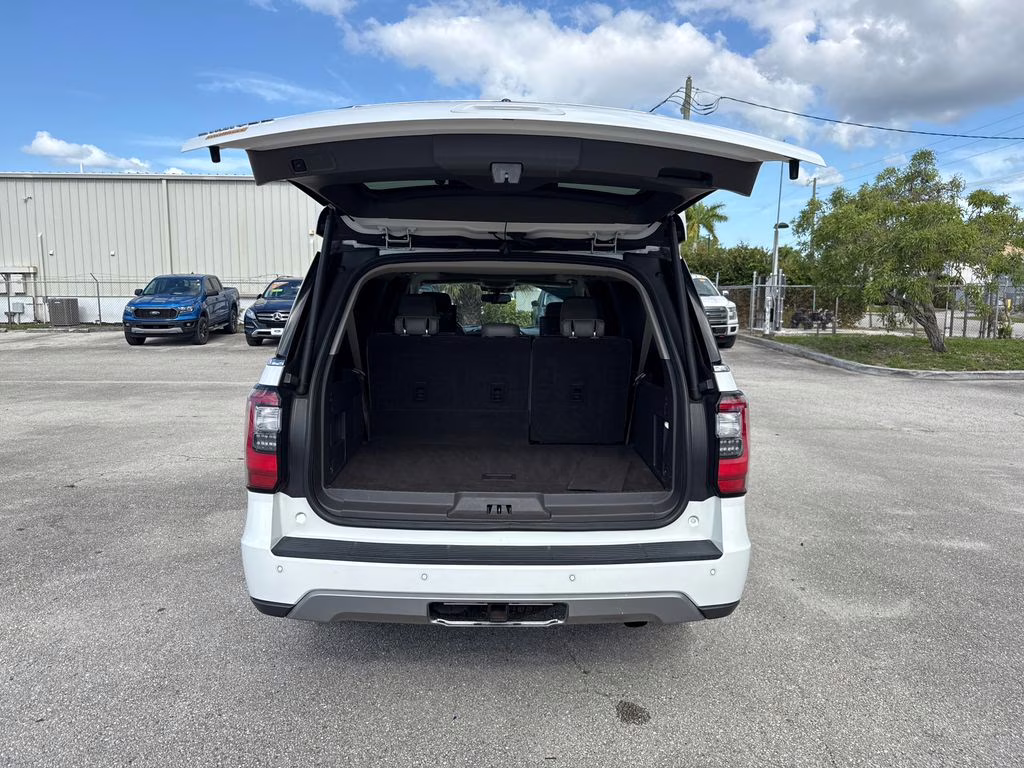 2021 Star White Metallic Tri-Coat Ford Expedition Max Limited RWD SUV