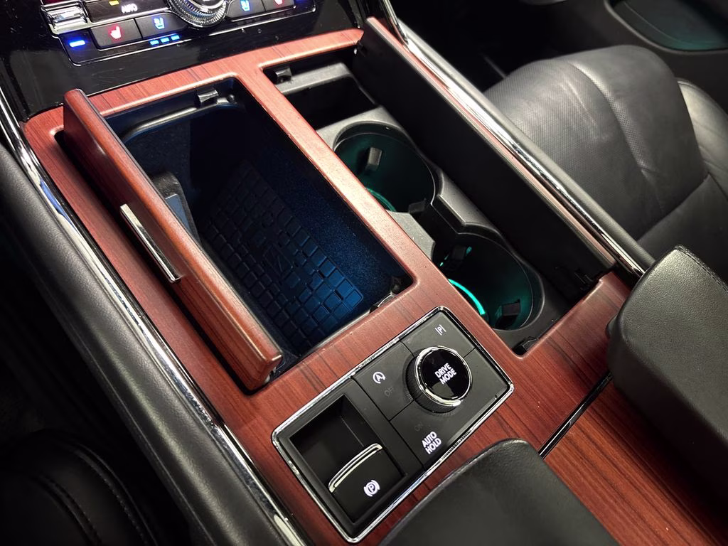 2022 Pearl Metallic Lincoln Navigator Reserve 4X4 SUV