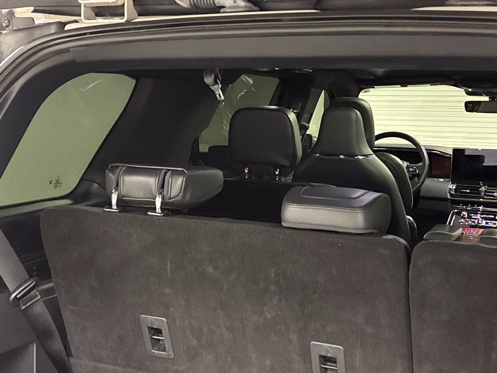2022 Pearl Metallic Lincoln Navigator Reserve 4X4 SUV