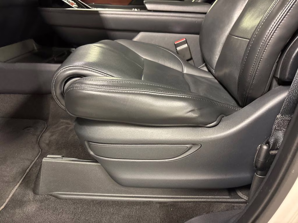 2022 Pearl Metallic Lincoln Navigator Reserve 4X4 SUV