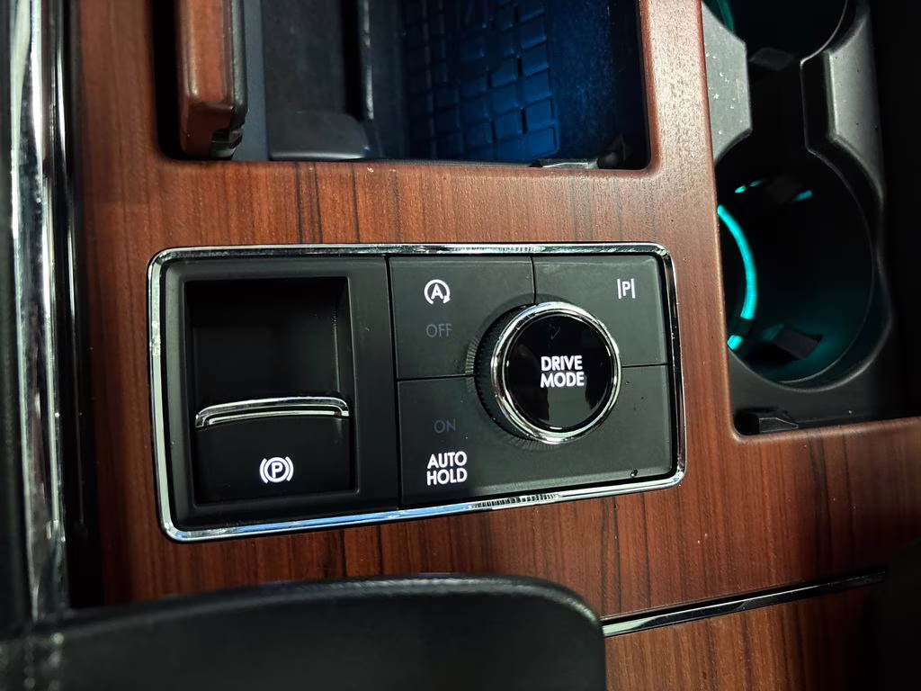 2022 Pearl Metallic Lincoln Navigator Reserve 4X4 SUV