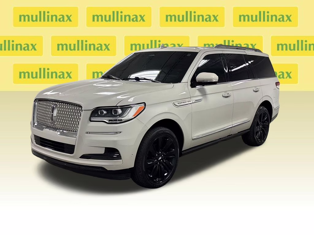 2022 Pearl Metallic Lincoln Navigator Reserve 4X4 SUV