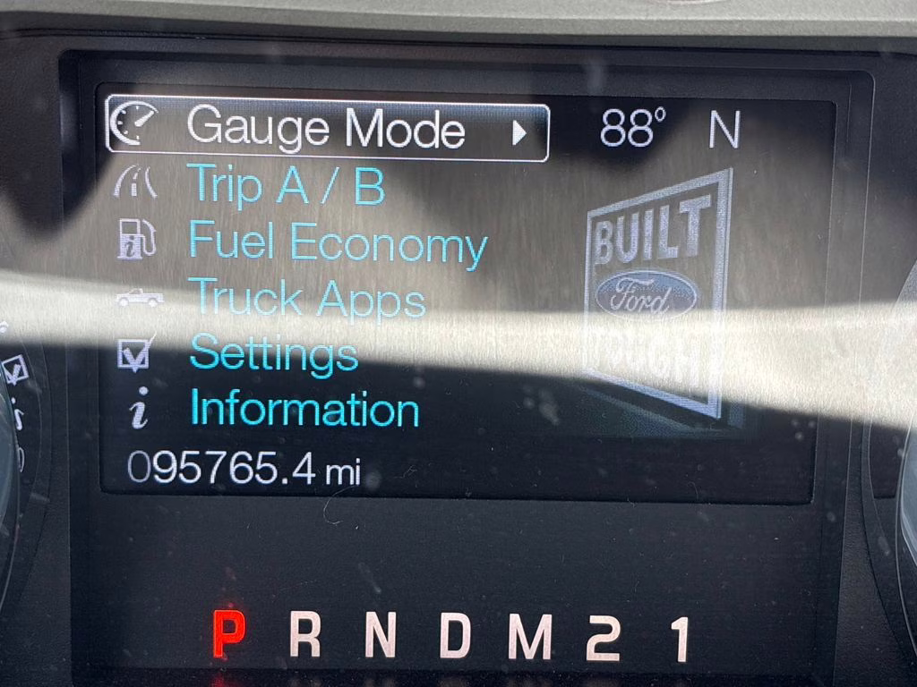 2016 Magnetic Metallic Ford Super Duty F-250 SRW XLT 4X4 Truck