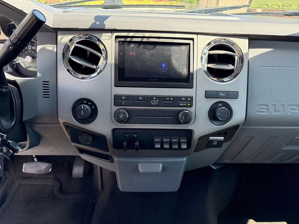 2016 Magnetic Metallic Ford Super Duty F-250 SRW XLT 4X4 Truck