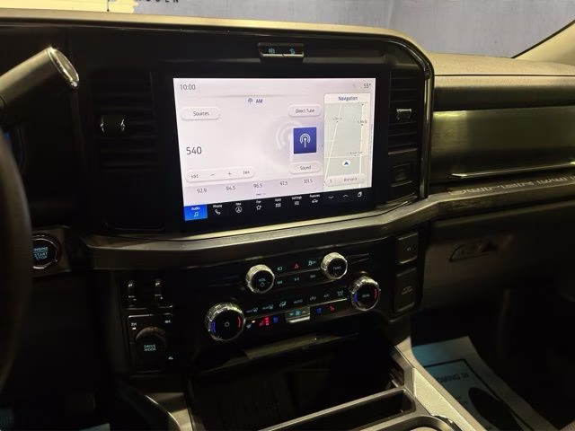 2025 Oxford White Ford Super Duty F-350 DRW Lariat 4X4 Truck