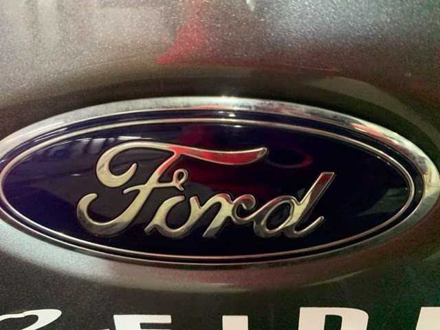 2023 Carbonized Gray Metallic Ford Super Duty F-250 SRW Platinum 4X4 Truck