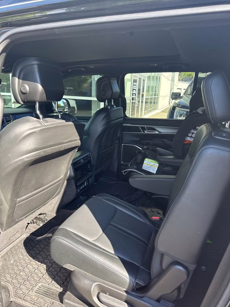 2024 Diamond Black Crystal Pearlcoat Jeep Wagoneer Series II 4X4 SUV