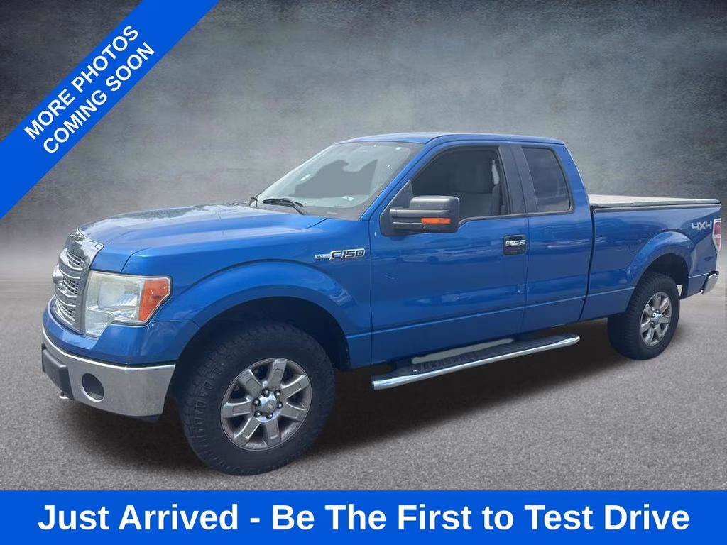2013 Blue Flame Metallic Ford F-150 XLT 4X4 Truck