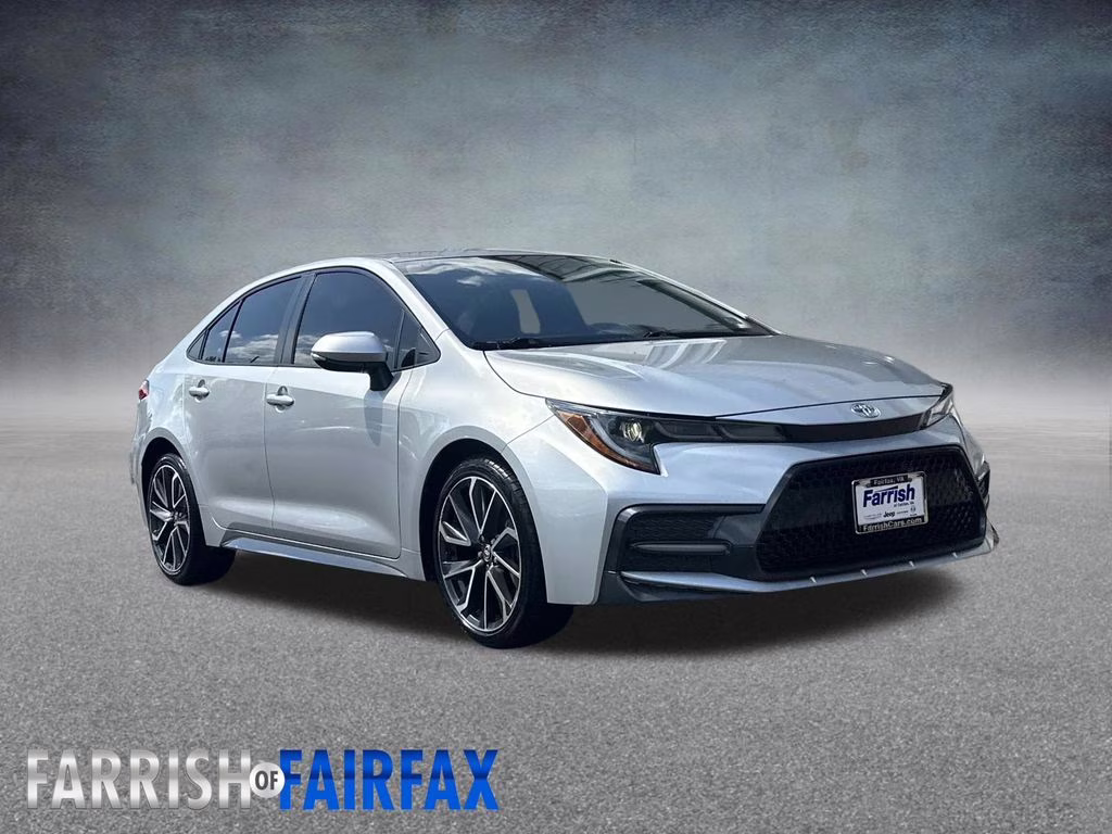2022 Classic Silver Metallic Toyota Corolla SE FWD Sedan
