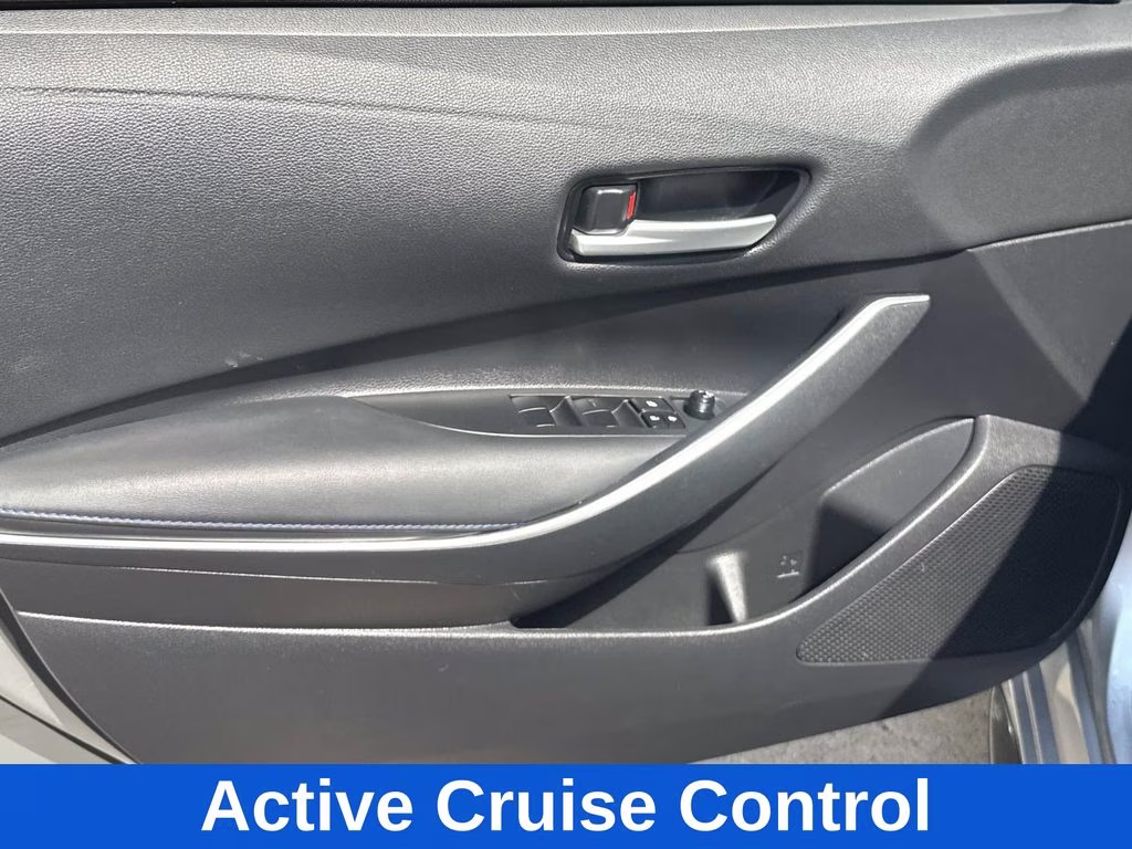 2022 Classic Silver Metallic Toyota Corolla SE FWD Sedan