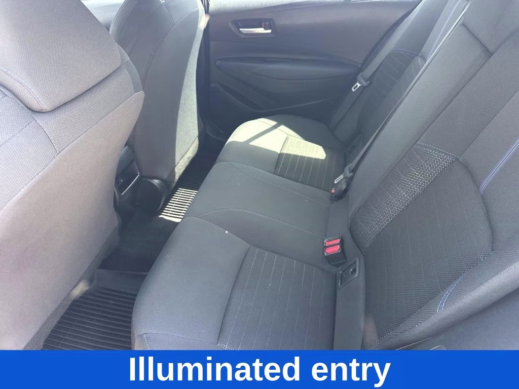 2022 Classic Silver Metallic Toyota Corolla SE FWD Sedan
