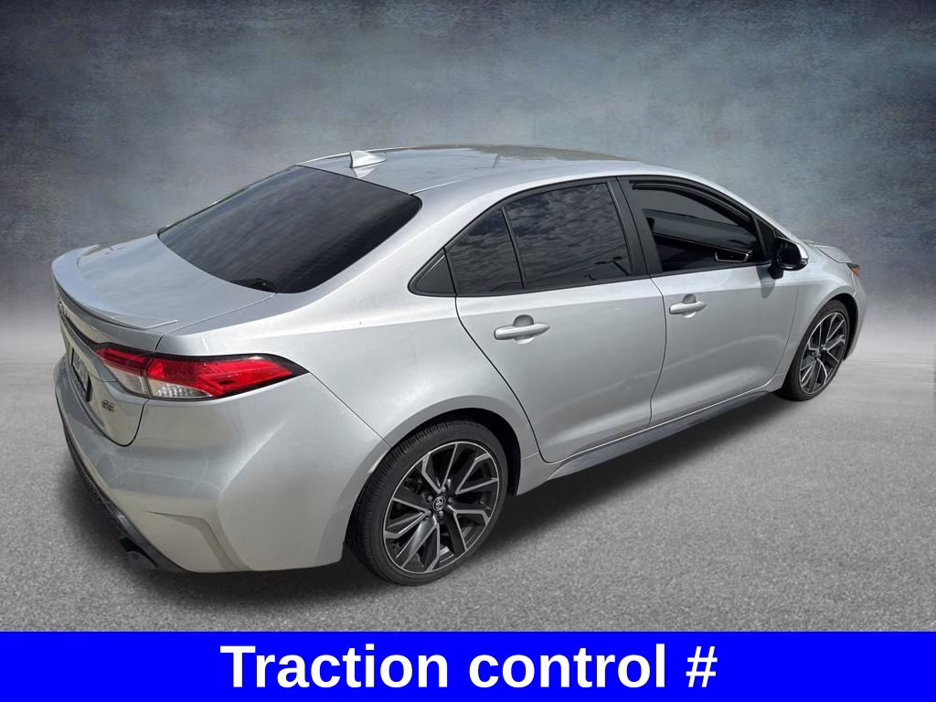 2022 Classic Silver Metallic Toyota Corolla SE FWD Sedan