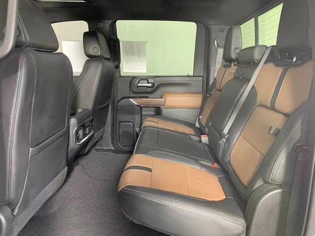2023 Iridescent Pearl Tricoat Chevrolet Silverado 2500HD High Country 4X4 Truck