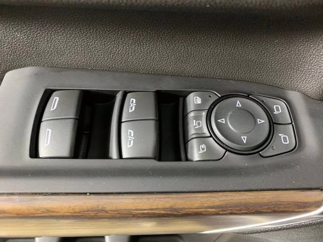 2023 Iridescent Pearl Tricoat Chevrolet Silverado 2500HD High Country 4X4 Truck
